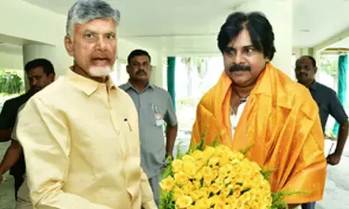 Chandrababu Naidu, Pawan Kalyan hold talks on seat-sharing Chandrababu Naidu, Pawan Kalyan hold talks on seat-sharing