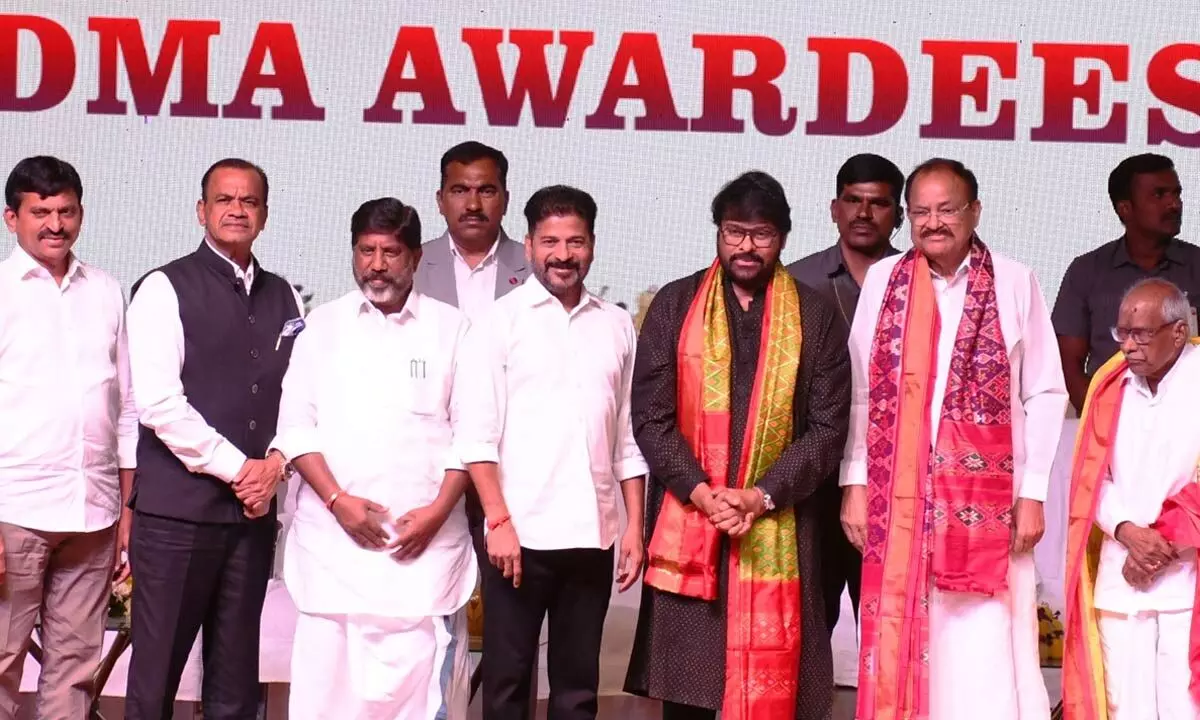 TS govt honours Padma awardees