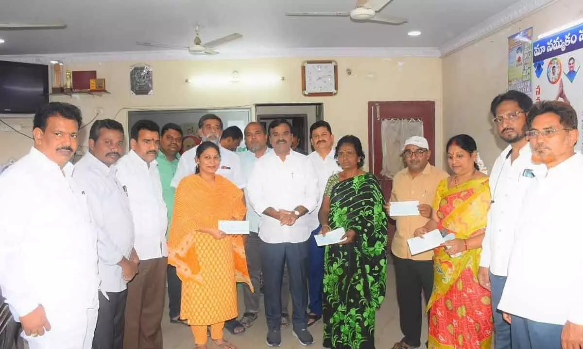 Kadapa: CMRF cheques distributed