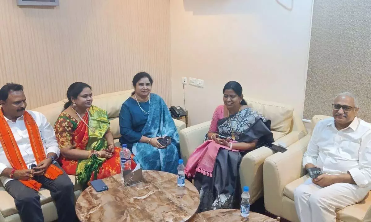 Taneti Vanitha all praise for Arya Vyshya community for their services