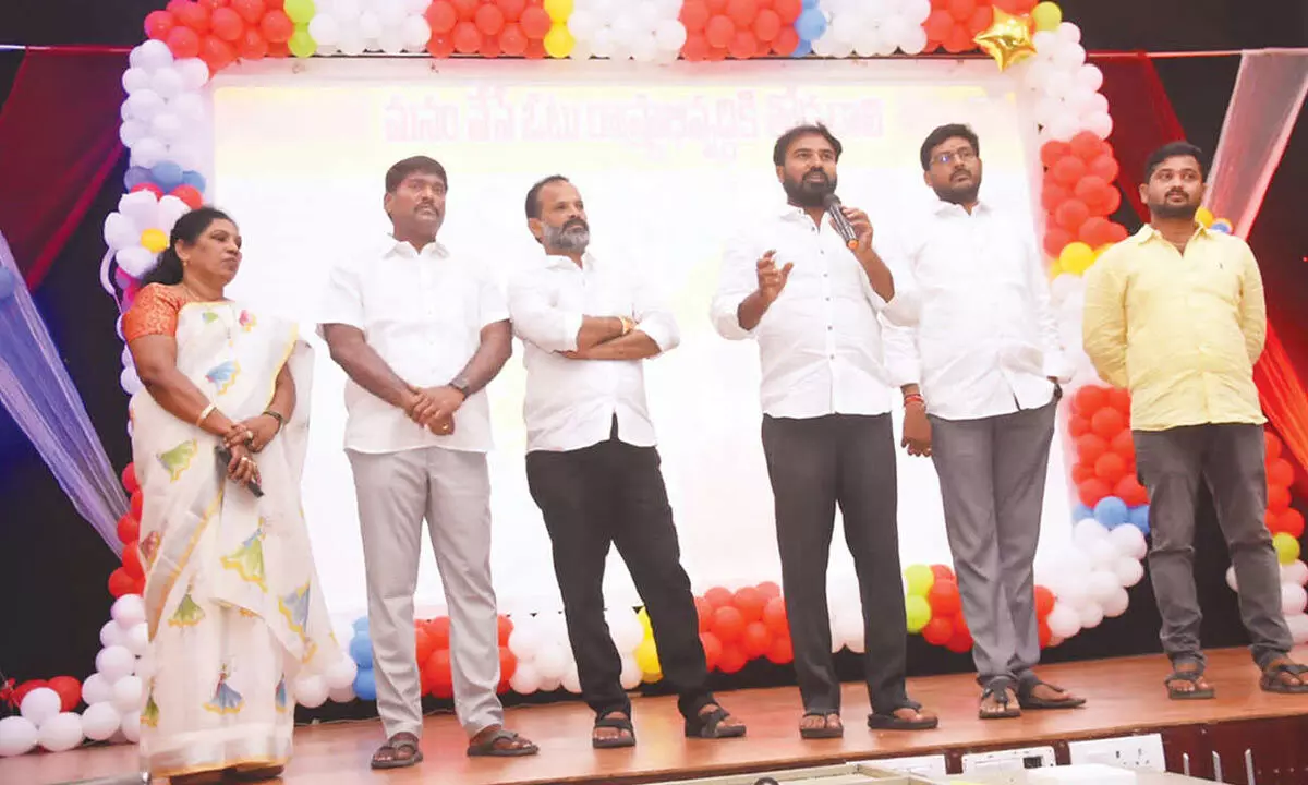 Telugu Yuvatha State general secretary A Ravi Naidu addressing students at an awareness meeting in Tirupati on Monday. Leaders Mahesh Yadav, K Rajanikanth Naidu, K Hemanth Royal and others are also seen.