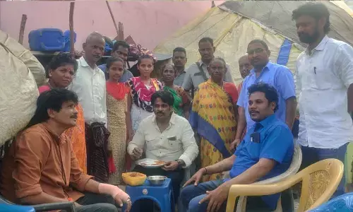 YSR Asara funds distributed to women by MVV Satyanarayana