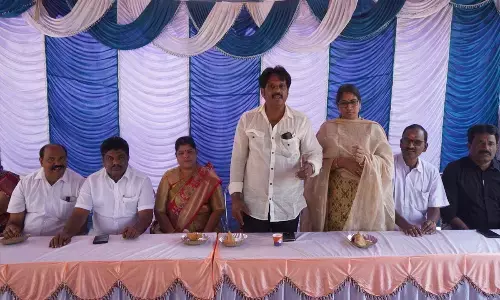 MVV Satyanarayana consoles kin of women who died in 19th ward