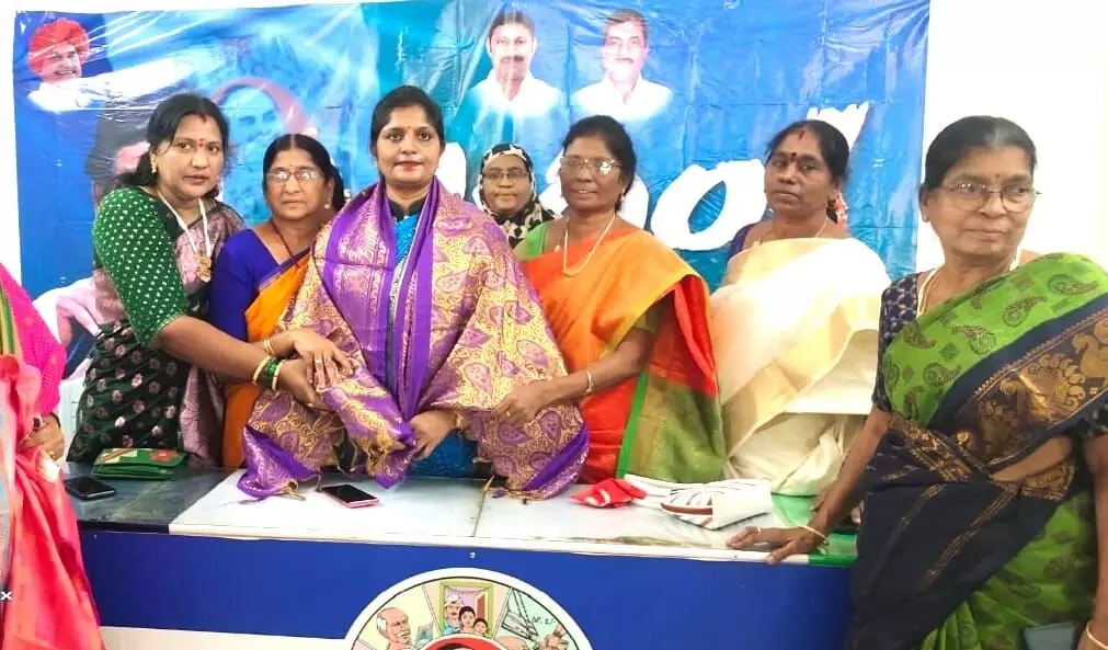 YSRCP womens wing vice president PB Sasikala says TDP- Jana Sena will lose in next elections