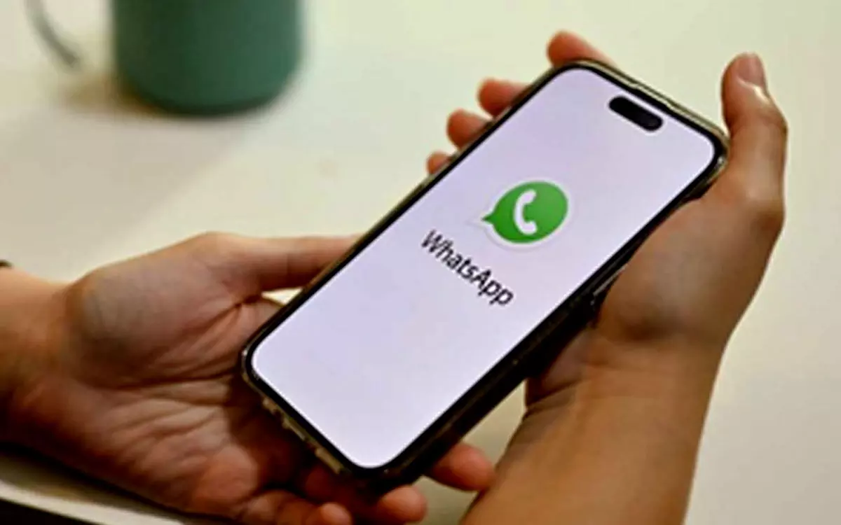 WhatsApp gears up to roll out 3rd-party chat support