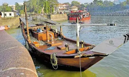 3 ill-treated TN fishermen escape from Kuwait in boat; arrested