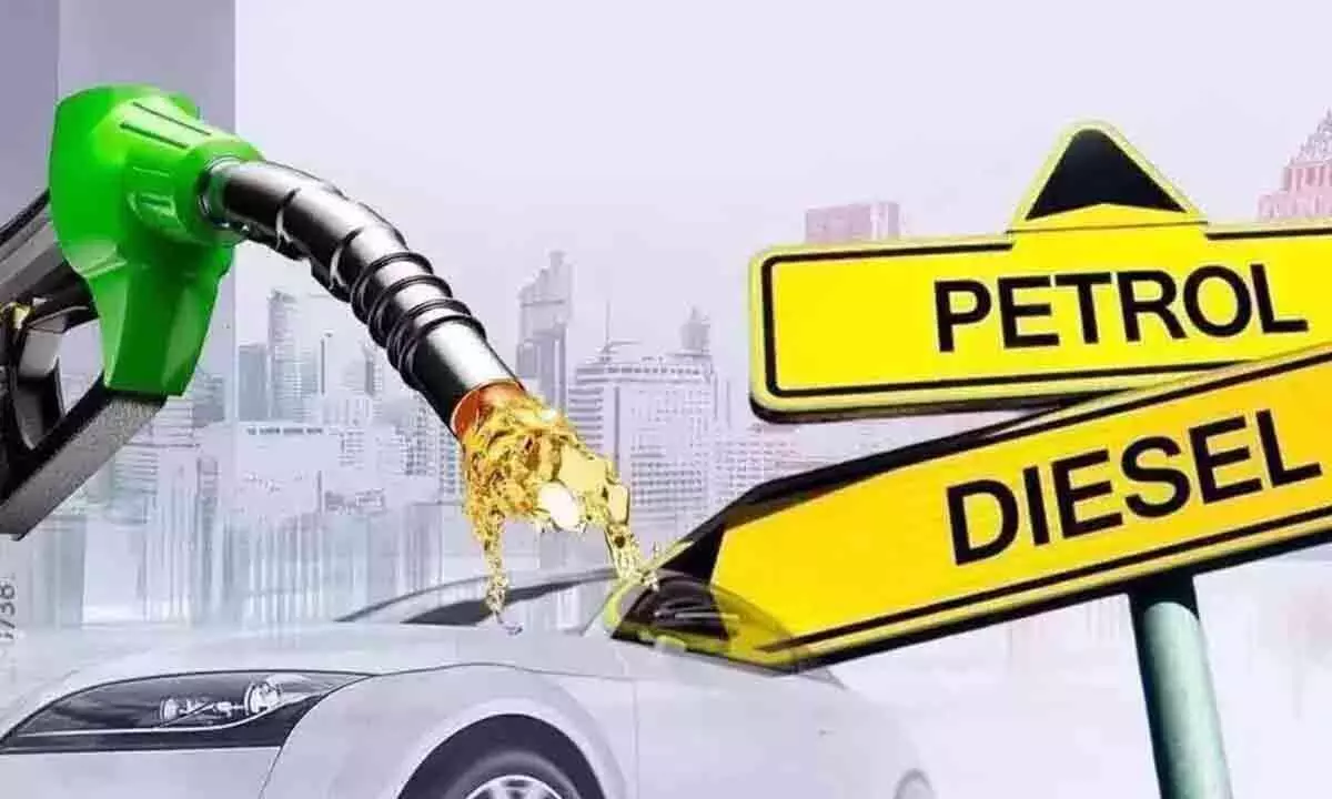 Petrol and diesel prices today stable in Hyderabad, Delhi, Chennai and Mumbai on 10 April