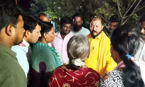 Chintamaneni Prabhakar flays AP budget, says it is burdening people