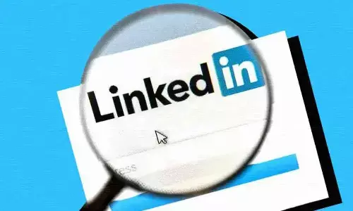 LinkedIn AI Chatbot Revolutionizes Job Searching Process
