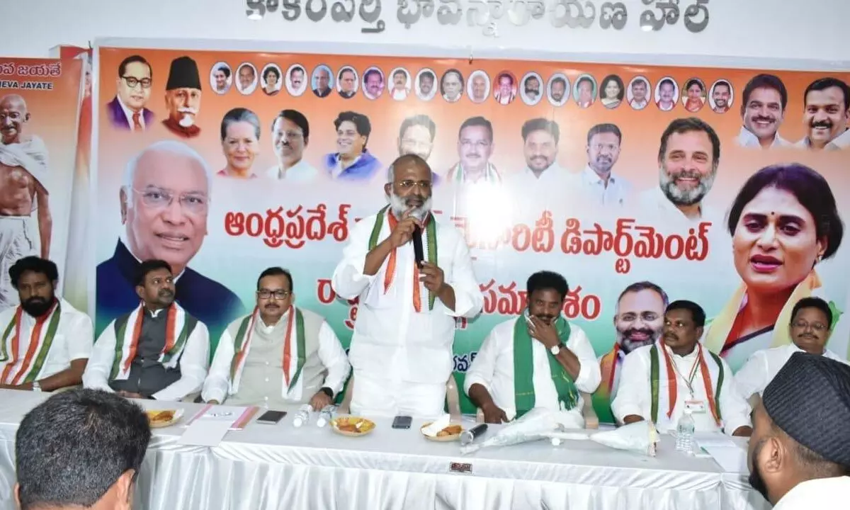 Former MLA from Karnataka Dr Rafiq Ahmad addressing the minorities at Andhra Ratna Bhavan in Vijayawada on Friday