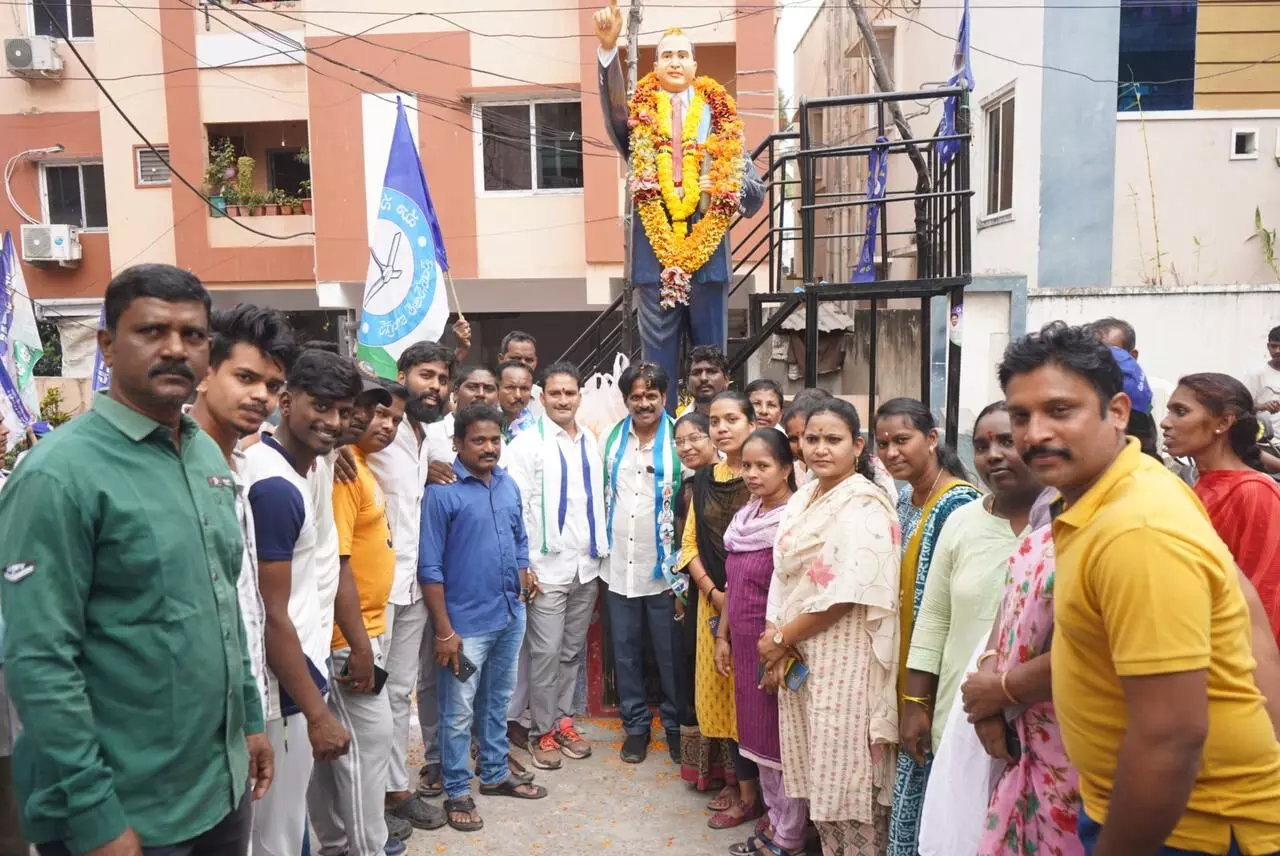 MVV Satyanarayana conducts Padayatra in GVMC ward 19