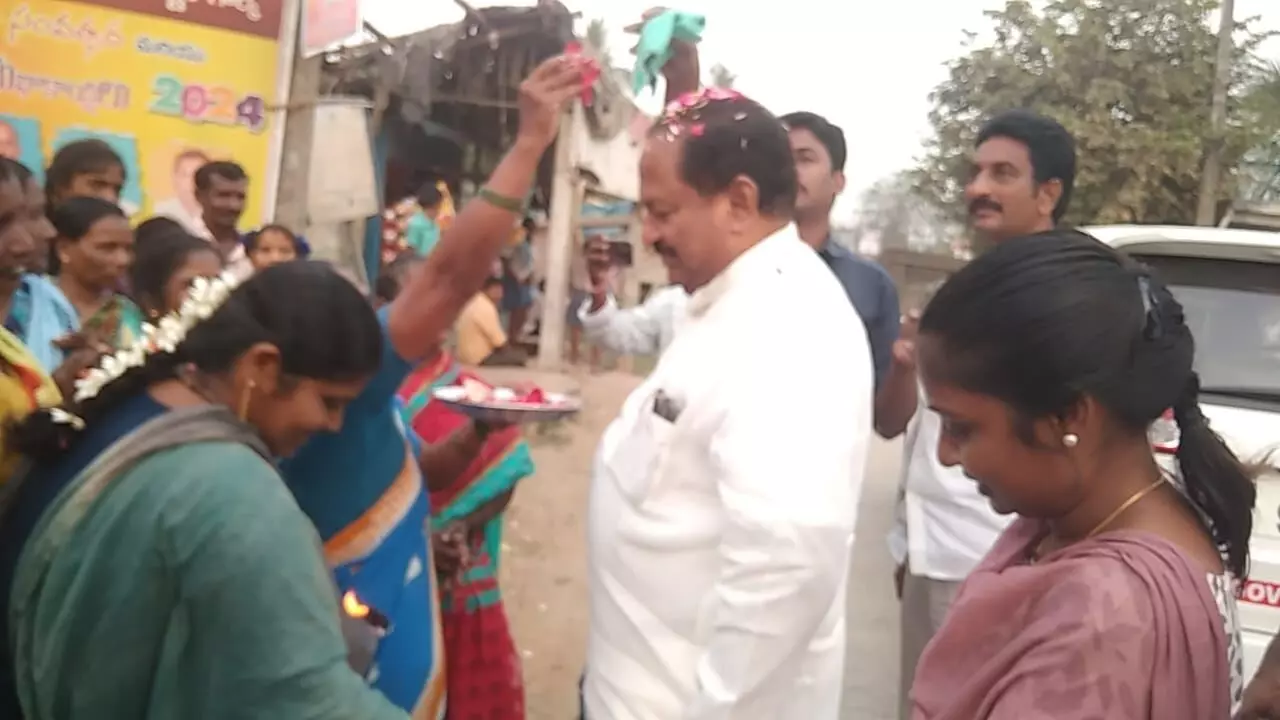 Kottu Satyanarayana organises Sakal Jana Sammelana Yatra in Madhavaram village