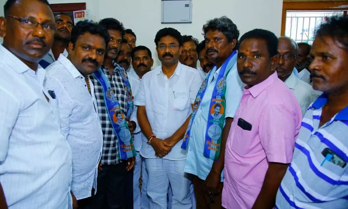 Tagaram Tirupalu and Ravinuthala Kondaiah joins YSRCP