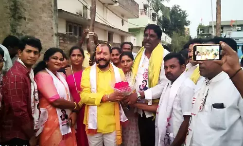 Chinthamaneni Prabhakar conducts Babu Surety - Bhavishyat ki Guarantee Program in Denduluru