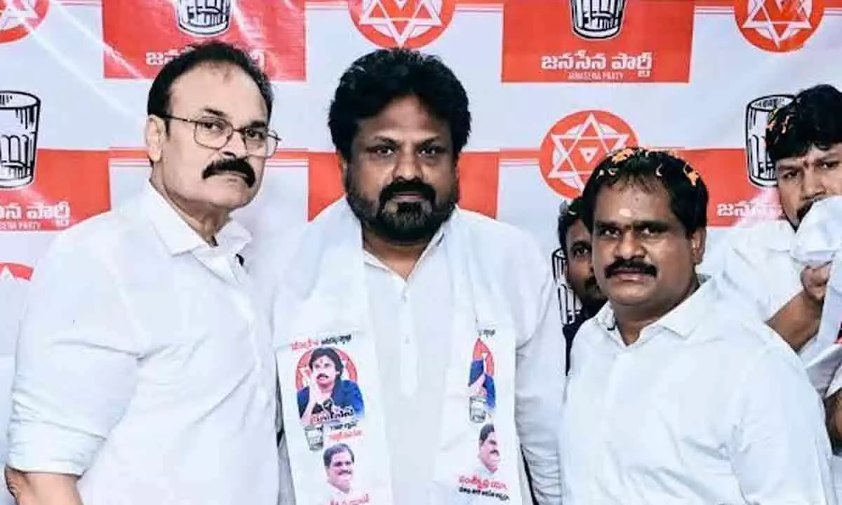 Visakhapatnam: Uttarandhra Rashtriya Samithi founder president Raju Goud Yata joins Jana Sena Party
