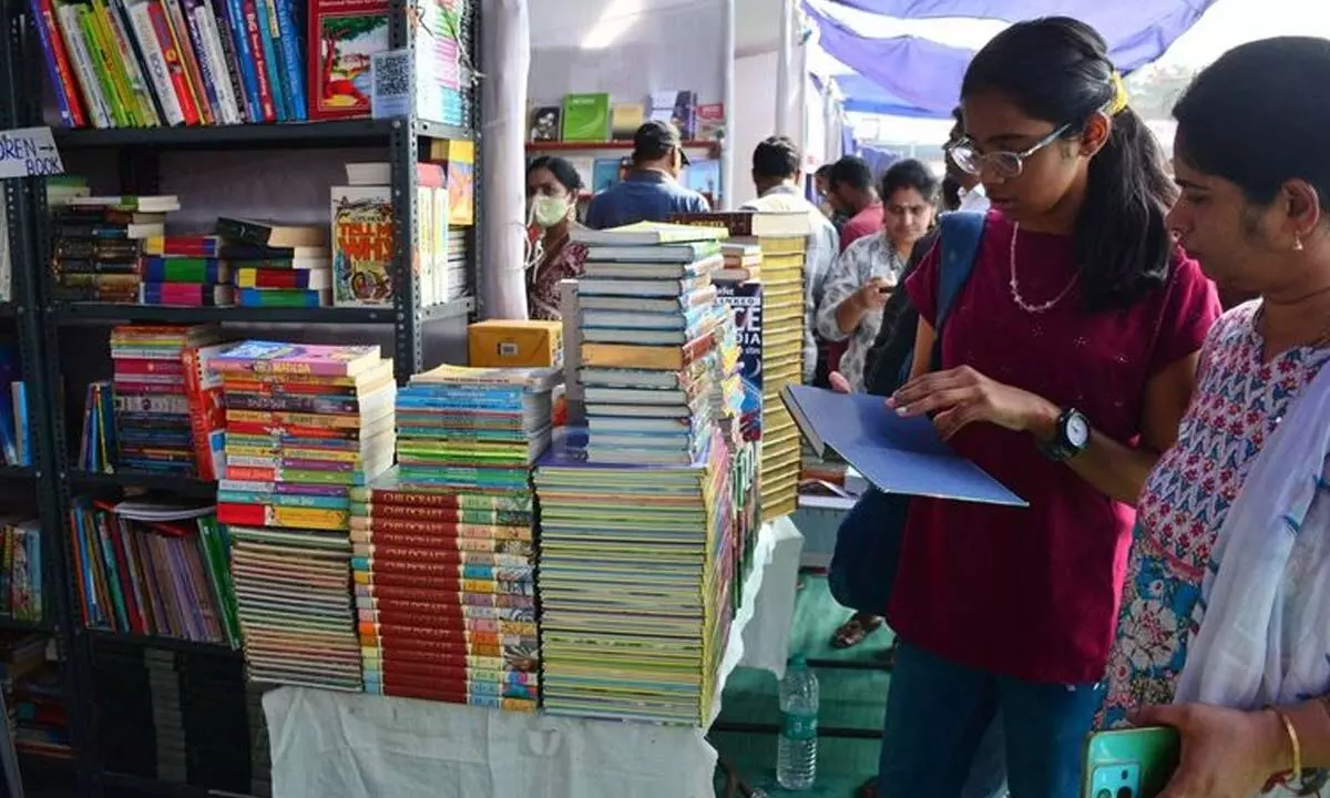 Wow! Writers’ Hall at Hyd book fair turns a big draw