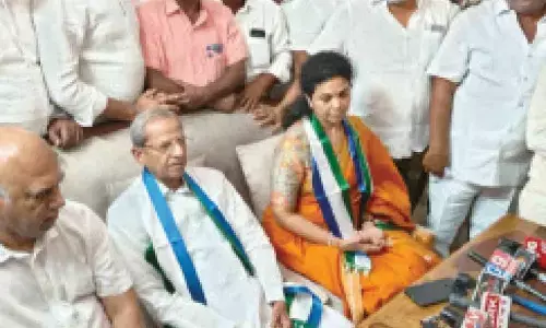 Ex-MP Renuka confident of thumping win in Yemmiganur