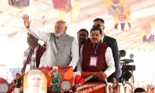 PM Modi receives warm welcome in MPs Jhabua