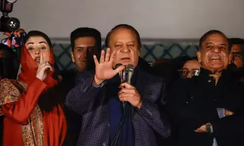 Nawaz efforts to form coalition govt in Pak