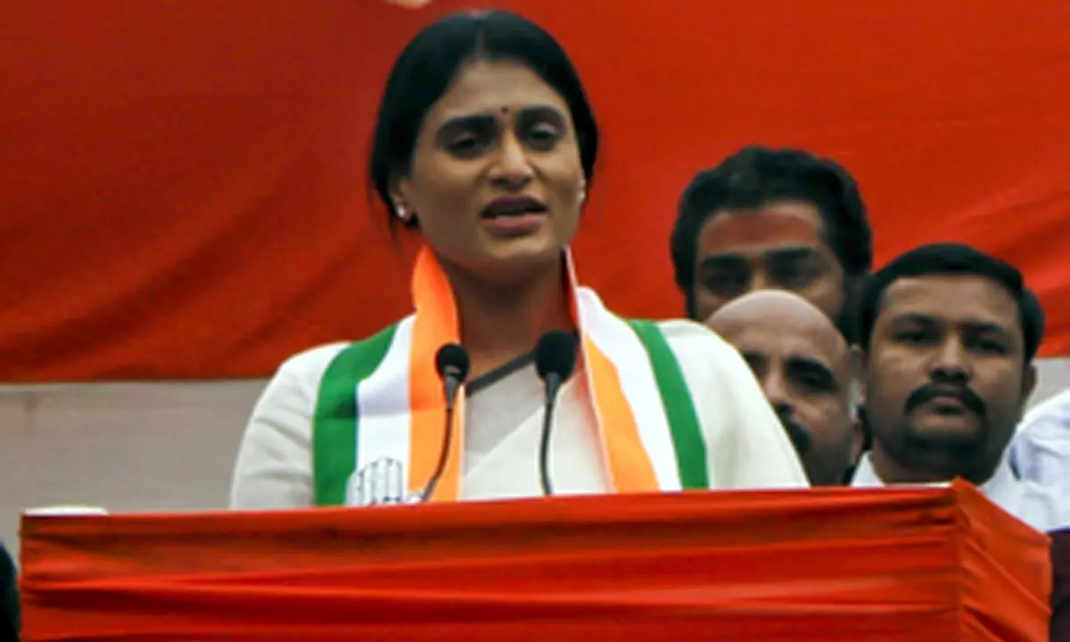 Sharmila poses questions to brother Jagan on Daga DSC