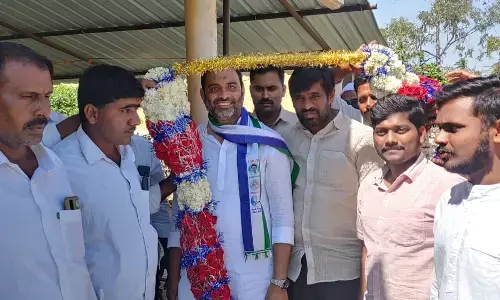 BS Maqbool receives a warm welcome at TN Palli Panchayat