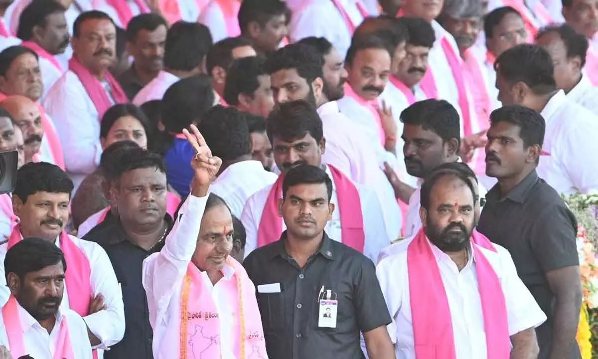 Handing Over of Projects to KRMB: Take all-party delegation to Centre, KCR tells Revanth