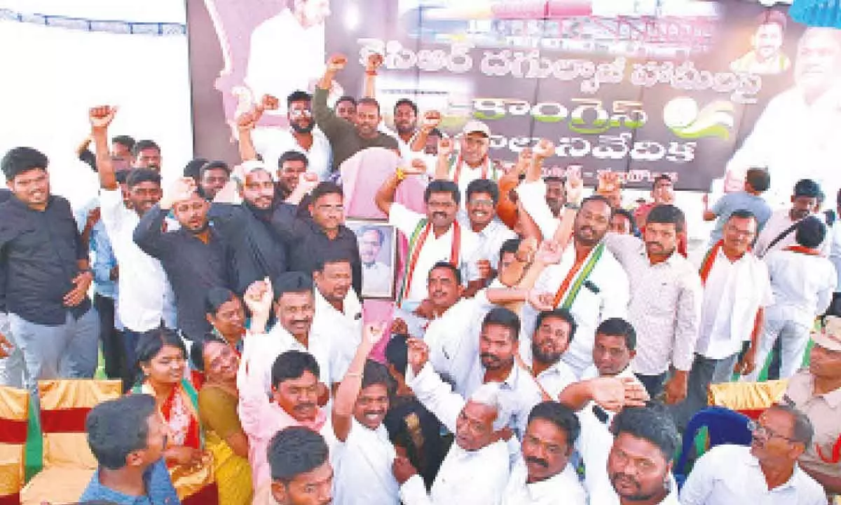 Congress criticises KCR’s unmet promises in protest meet