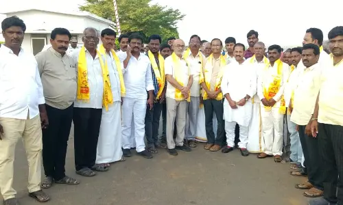 Former MP Manohar Reddy joins TDP