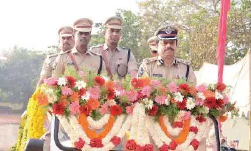 Rajamahendravaram: DIG cautions staff on poll-related clashes