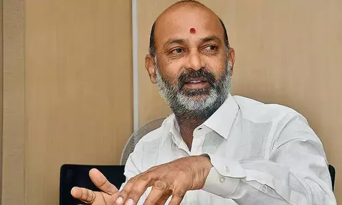 Cong cheating people with its 6 guarantees: Bandi