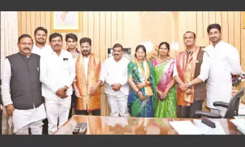 Exodus of BRS leaders to Congress begins