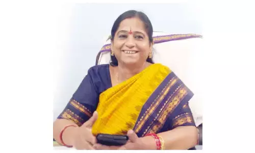 Devotees’ protest bends govt to stop temple EO’s transfer