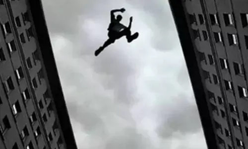 Student jumps to death from building in Karnataka