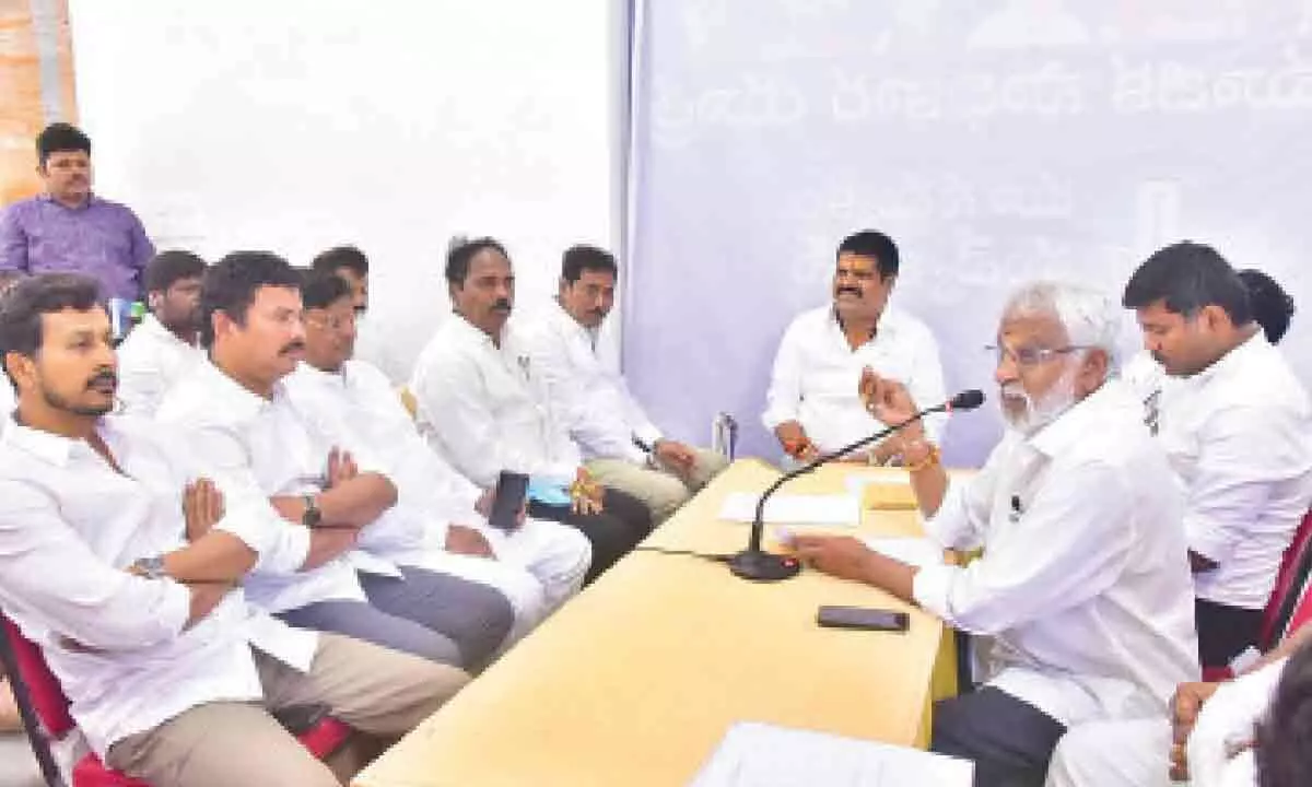 Visakhapatnam: IT Minister holds meet with coordinators of 34 constituencies