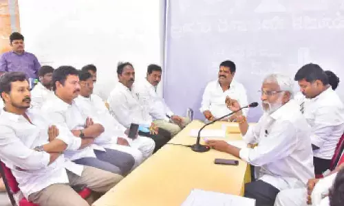 Visakhapatnam: IT Minister holds meet with coordinators of 34 constituencies