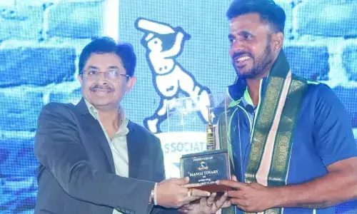 CAB felicitates Manoj Tiwari with golden bat as he bids cricket goodbye