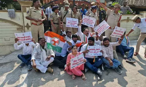 Congress demands notification for mega DSC