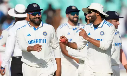 India bowl out England for 122