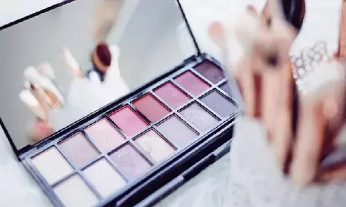 Does wearing makeup age your skin?