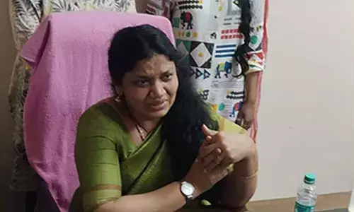 Tribal Welfare officer held by ACB for accepting bribe, seizes cash and gold