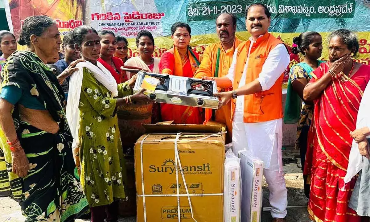 50 women provided with free cooking gas connections under BJP Ujjwala scheme in Gajuwaka