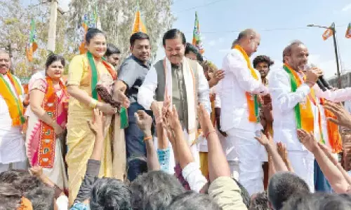 Union Minister attacks BRS, Cong rule