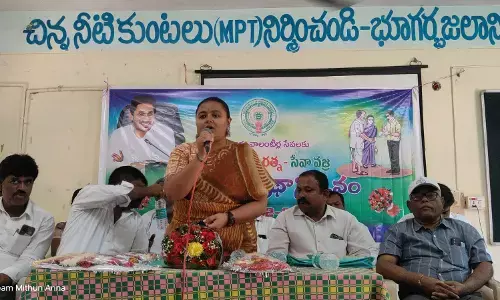 Hindupur YSRCP incharge Deepika participates in Volunteer Vandanam in rural mandal