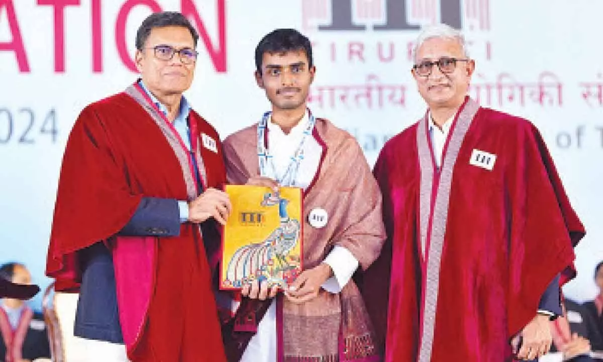 Inculcate culture of innovation, entrepreneurship, students told