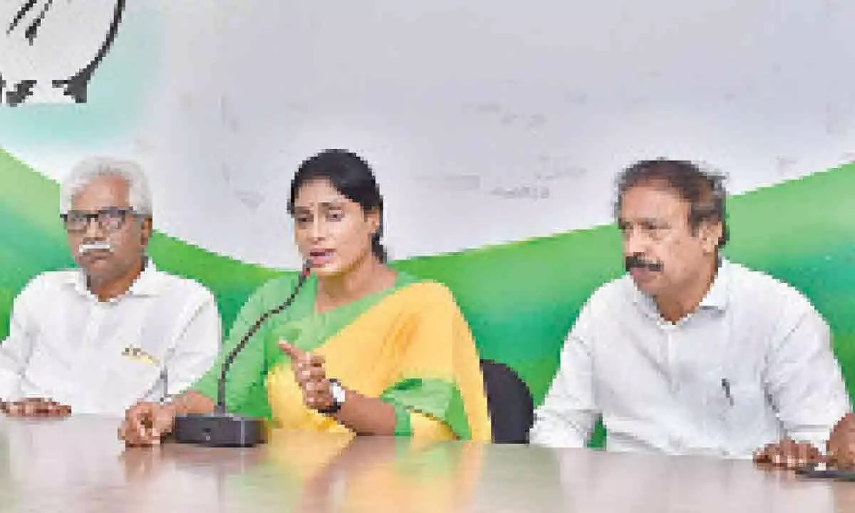 Vijayawada: Both TDP, YSRCP turned into stooges of BJP says Sharmila