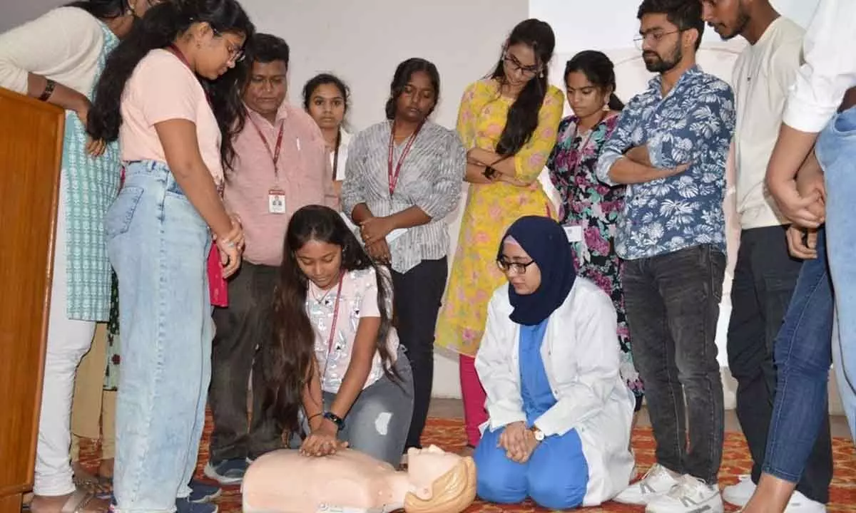 Session on basic life support and first aid organised