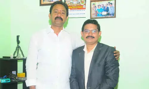 Alla Nani commends journalist Mudragada Bharat