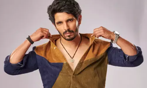 Kanwar Dhillon becomes Mumbai cabbie to get details right for his role