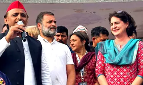 Akhilesh joins Rahuls Bharat Jodo Nyay Yatra in Agra