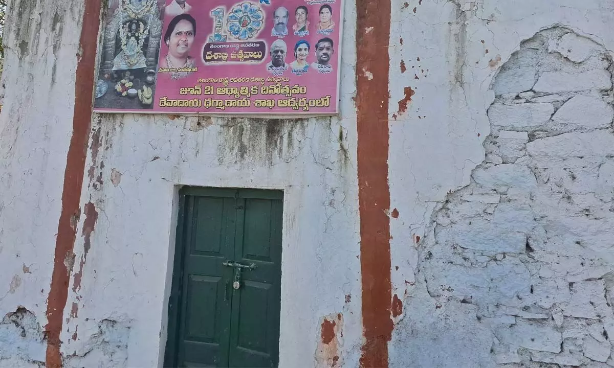 Hyderabad: Chennakesava temple decaying